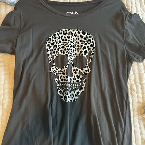 Cheetah skull top